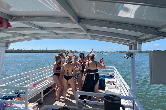 2 HR Dolphin Tour for 7 people - Meeting point at 18400 San Carlos Blvd: keep it easy and on time