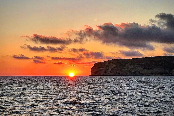 3-Hour Dolphin watching at sunset with aperitif - Dolphins in Lampedusa waters: what to expect and how to read the sea