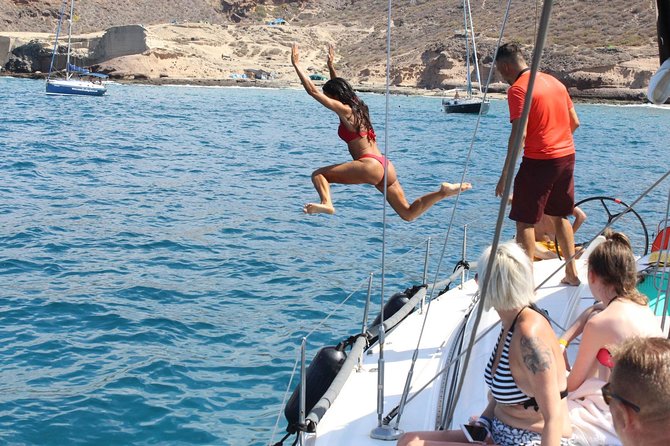 3 Hours All Inclusive Whale and Dolphin Whatching Yacht Trip - Spotting Whales and Dolphins in 3 Hours
