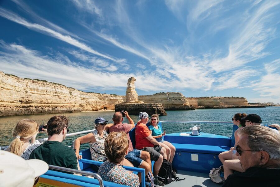 Albufeira: 2.5-Hour Benagil Caves & Dolphin Watching - Speedboat coast cruise: the part that sets the mood