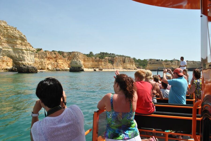 Albufeira: Dolphin Watching and Benagil Cave - Safety briefing and what to wear so the boat doesn’t feel like a chore