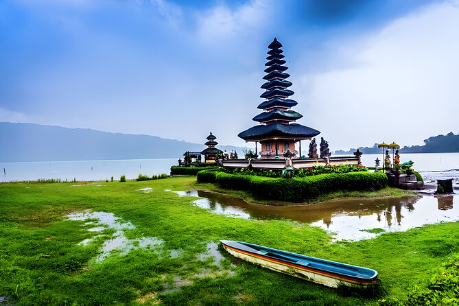 Bali Dolphin Watching Sunrise Tour in Lovina Beach - Bedugul Lakes and Ulun Danu Bratan Temple: The Scenic Core of the Day