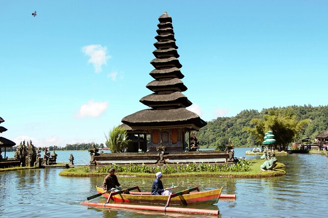 Bali Lovina Dolphin and North Bali Sightseeing - All Inclusive - Drivers and guides: the difference between a trip and an experience