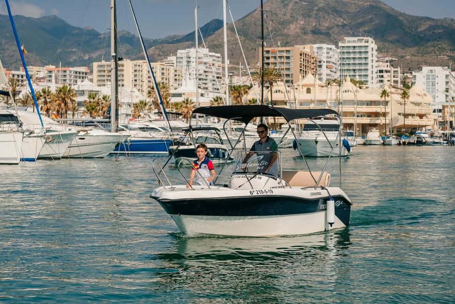 Benalmádena: license-Free Rent Boat for Dolphin Watching - Dolphin watching: what to expect and how to maximize it