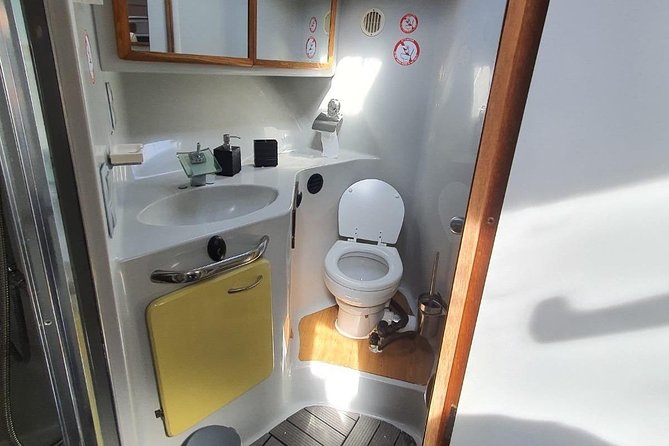 Boat Trip in Fuengirola, Dolphin Watching and Drinks - Onboard Experience: Drinks and Snack Without the Fuss