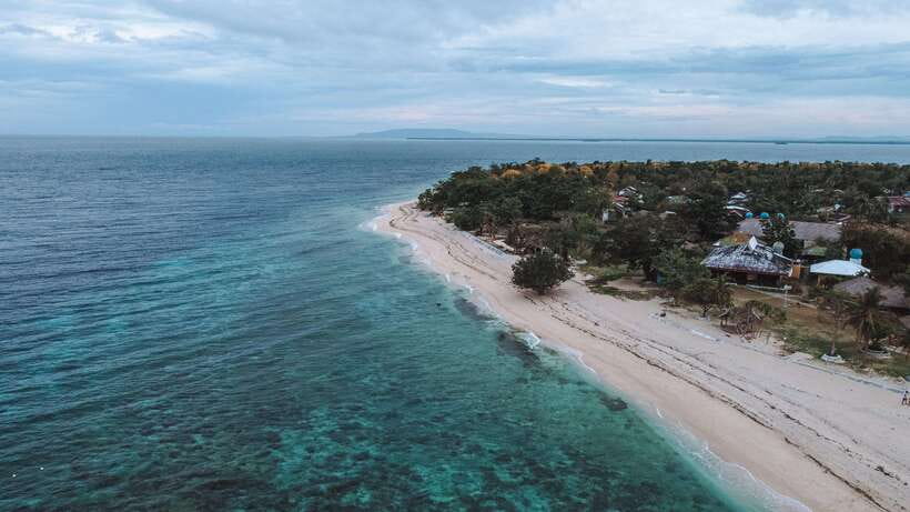 Bohol Balicasag Is Private Tour and Dolphin Watching - A private Balicasag day that feels more local than rushed