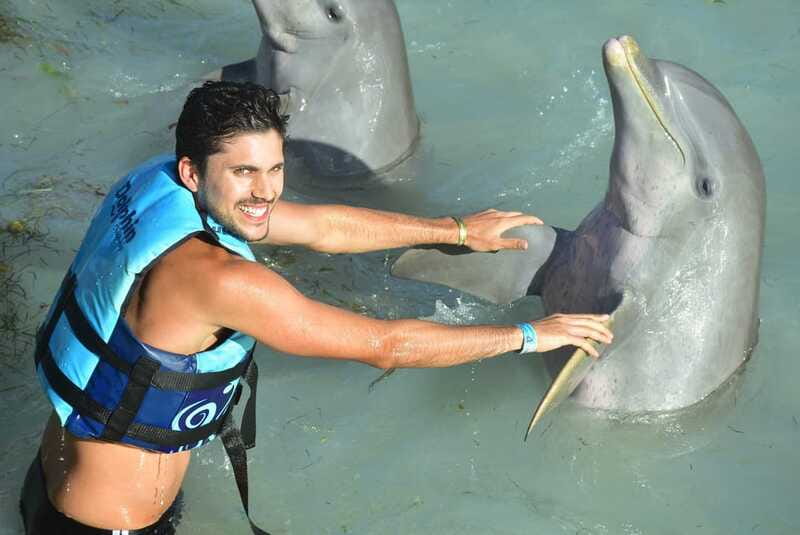 Cancun: Dolphin Encounter on Isla Mujeres and Garrafon Park - Zipline Ride and Downtime on Isla Mujeres