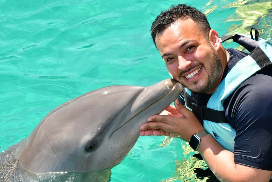 CANCUN: Dolphin Swim Adventure with buffet and soft drinks - Lunch and soft drinks: included, but the buffet may not look the same
