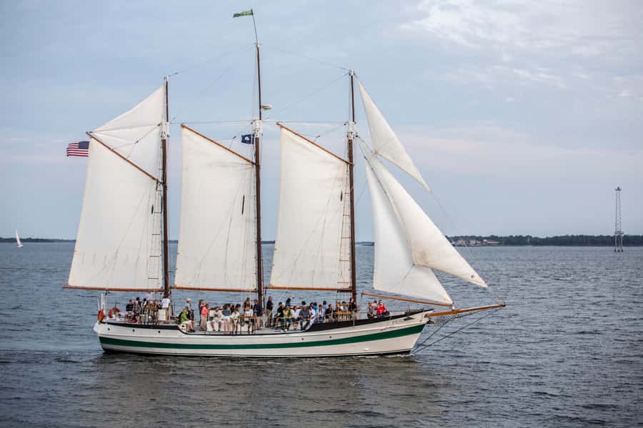 Charleston: Schooner Sailing Harbor Tour & Dolphin Watch - Getting there right: Aquarium Wharf and the floating dock