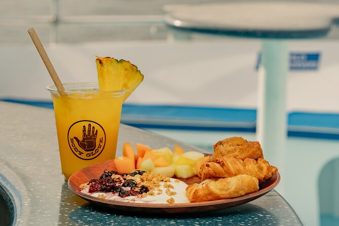 Deluxe Snorkel & Dolphin Watch Aboard a Luxury Catamaran from Kailua-Kona - Breakfast, Lunch, and Drinks: Value That Changes How You Feel About the Price