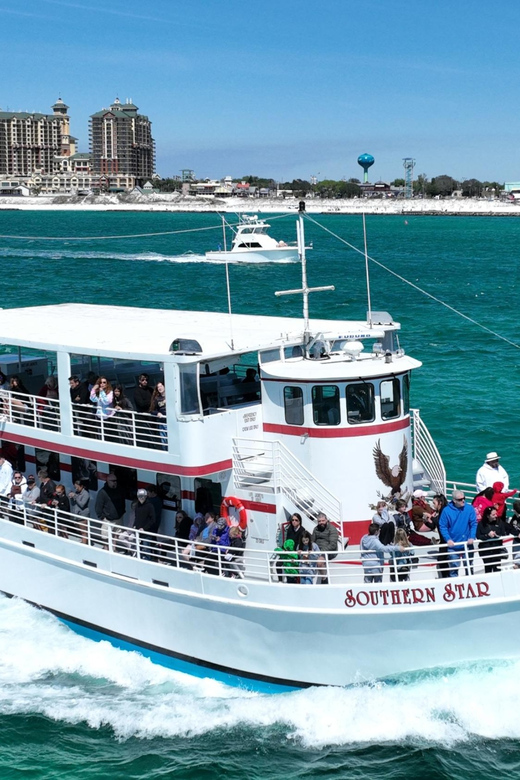 Destin: Sunset Dolphin Cruise - Getting on board the Southern Star in Destin