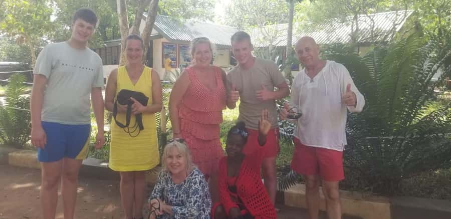 Diani: Wasini Island Dolphin Watching and Snorkeling Tour - Getting from Diani to Wasini: the dhow day that starts early