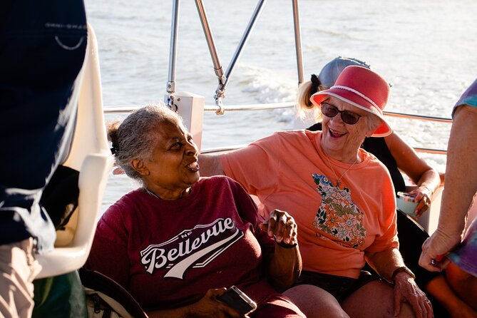 Dolphin and Shelling Cruise Tour at Fort Myers Beach - Boat Comfort and Group Size: The Small-Tour Advantage