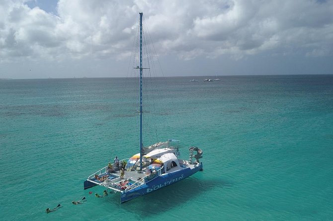 Dolphin Catamaran Snorkel and Sail with Open Bar - Food and drinks on board: what open bar really means here