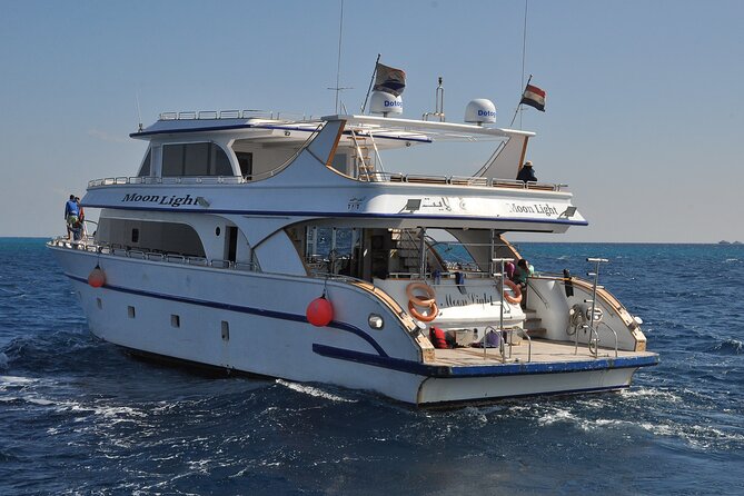 Dolphin House Snorkel & Water Fun Activity with Lunch - Hurghada - Lunch and soft drinks on board: the part most budget tours forget