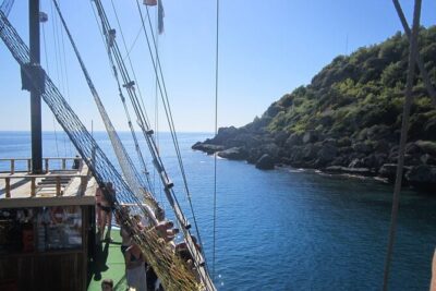 Dolphin Island Boat Trip – Swim, Sun & Lunch Included - Entering The Boat Scene in Manavgat: where you meet