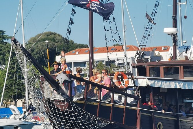 Dolphin Watching Boat Trip around Vrsar - Why the Wooden Pirate Boat Matters (More Than a Theme)