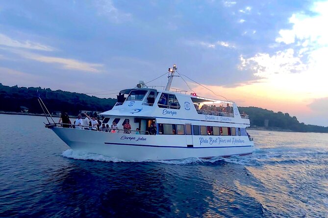 Dolphin Watching & Sunset Boat Tour With Dinner and Drinks - Dolphin Spotting in Brijuni: What You’ll Actually See