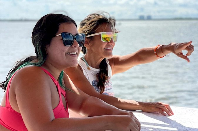 Dolphin Wildlife Cruise Fort Myers Beach - The crew’s wildlife style: more than just spotting