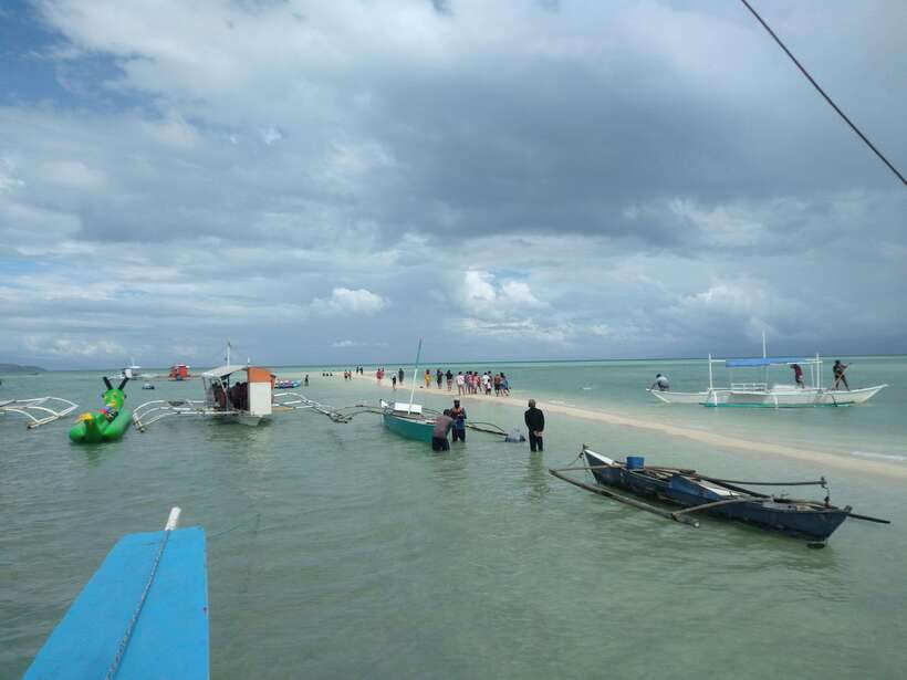 Dumaguete: Dolphin Watching & Manjuyod Sandbar Private Tour - Private Tour Perks: Why This Format Can Feel Worth It