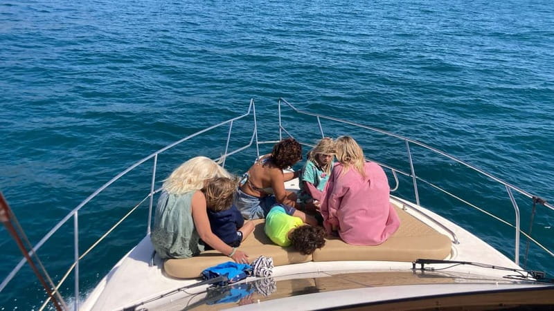 Fuengirola : 2 hours LUXURY Yacht Dolphin Trip DRINKS SNACKS - Meet WOW Nautic in Fuengirola: getting on board smoothly