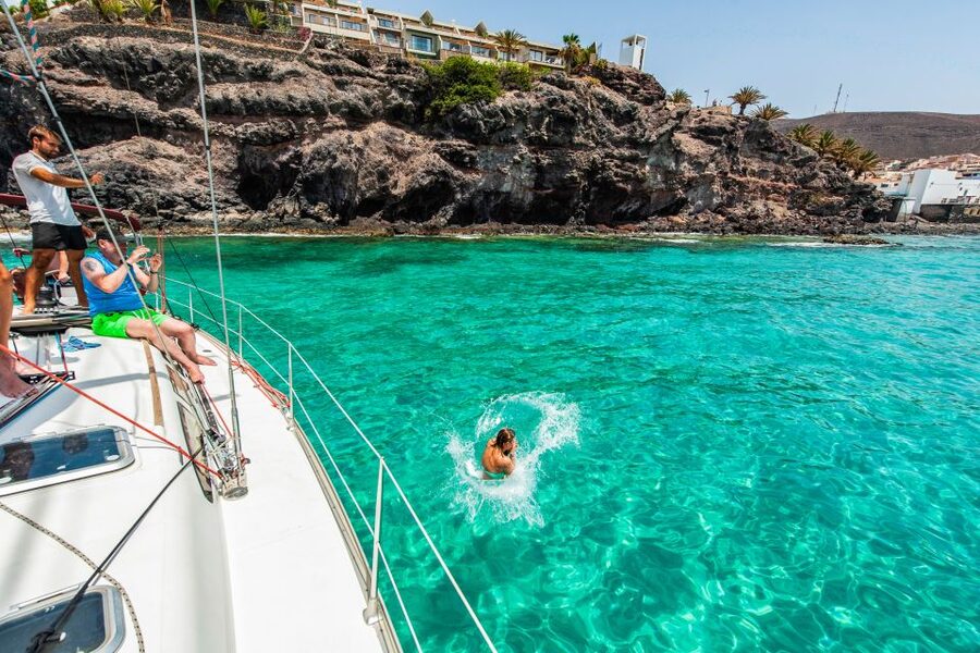 Fuerteventura: Sailing with Snorkeling and Dolphin Watching - Spotting dolphins and whales: how the captain actually works the day