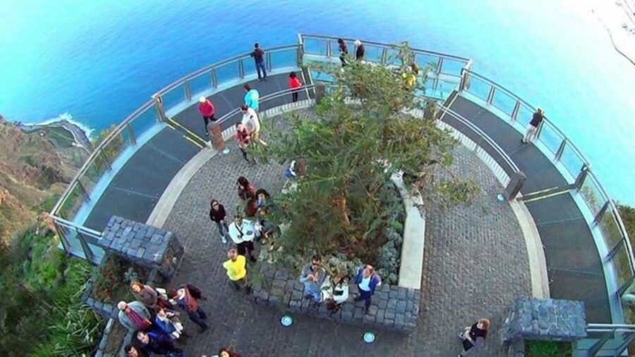 Funchal: Cabo Girão, Wines Tasting and Dolphins Watching - Funchal Bay to Boca dos Namorados: The First Big Views