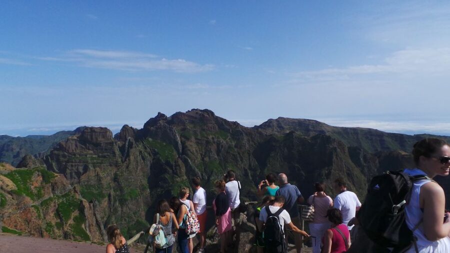 Funchal: Pico Arieiro, Cristo Rei and Dolphins Watching - Pico do Arieiro at 1,818 m: The Day’s Most Powerful View