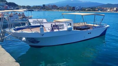 Giardini Naxos: Sunset Dolphin Watching Cruise with Aperitif - Finding the boat: Porto di Giardini Naxos and Captain Filippo