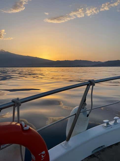 Giardini Naxos: Sunset Dolphin Watching Cruise with Aperitif - Dolphin search at sunset: how this tour really works