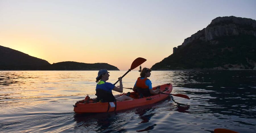 Golfo Aranci: Sunrise Dolphin Kayak Tour with Breakfast - Sunrise in Golfo Aranci: why the early water is the real star
