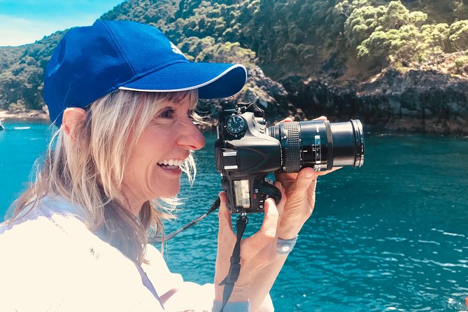 Half Day Dolphin & Wildlife Cruise - Tauranga - The crew and commentary: why the best sightings feel better