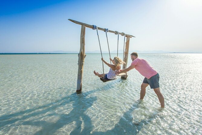Half Day Private Speedboat Dolphin House & Giftun Island_Hurghada - Snacks, soft drinks, fruit, and that picnic comfort factor