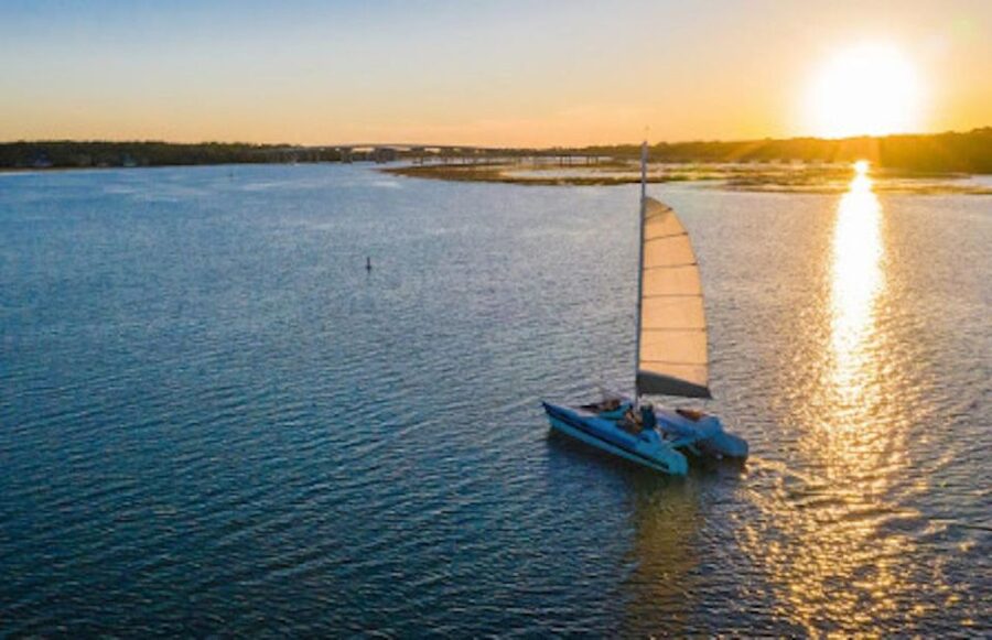 Hilton Head: Private Dolphin Day or Sunset Catamaran Sail - Sailing at Sunset: What Changes When You Stay Past Daylight