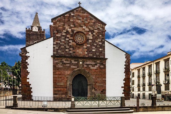 Hop-on Hop-off Bus Tour and Catamaran Whale & Dolphin Watching - How this hop-on hop-off ticket actually works in Funchal