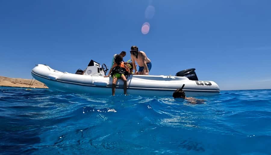 Hurghada: 4 Island Hopping Tour Dolphin, Snorkeling & Lunch - Nemo Island: beach walking and quiet water time