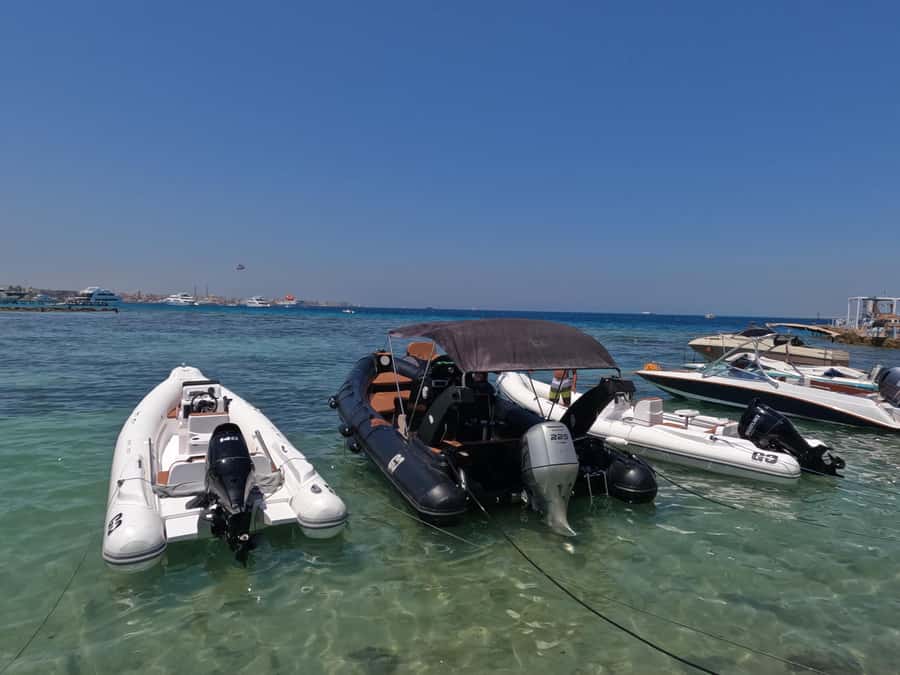 Hurghada: 4 Island Hopping Tour Dolphin, Snorkeling & Lunch - Dolphin spotting in their habitat: what you’re signing up for