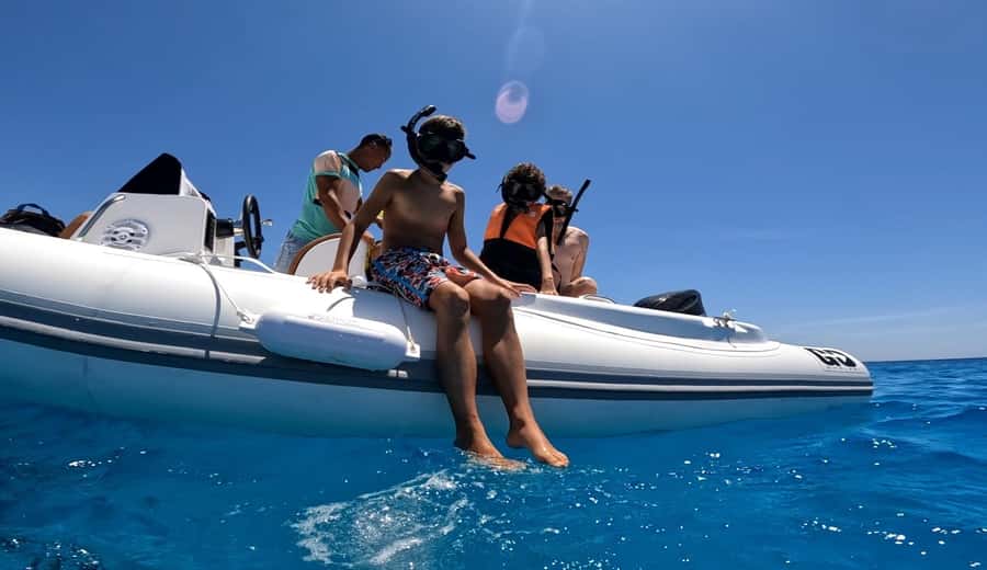 Hurghada: 4 Island Hopping Tour Dolphin, Snorkeling & Lunch - Snorkeling stops: reefs, sea life, and guided help