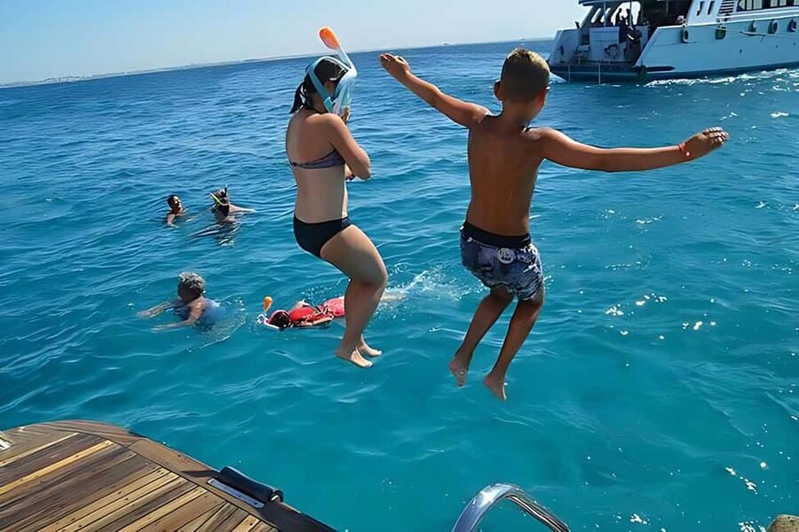 Hurghada: Dolphin Cruise with Snorkeling & Buffet Lunch - Key Points You’ll Care About
