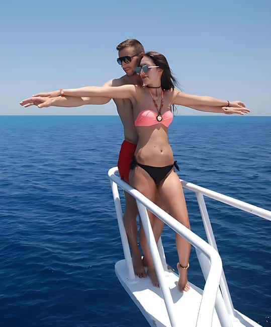 Hurghada: Dolphin Cruise with Snorkeling & Buffet Lunch - Finding Dolphins on the Red Sea: What You Can Expect