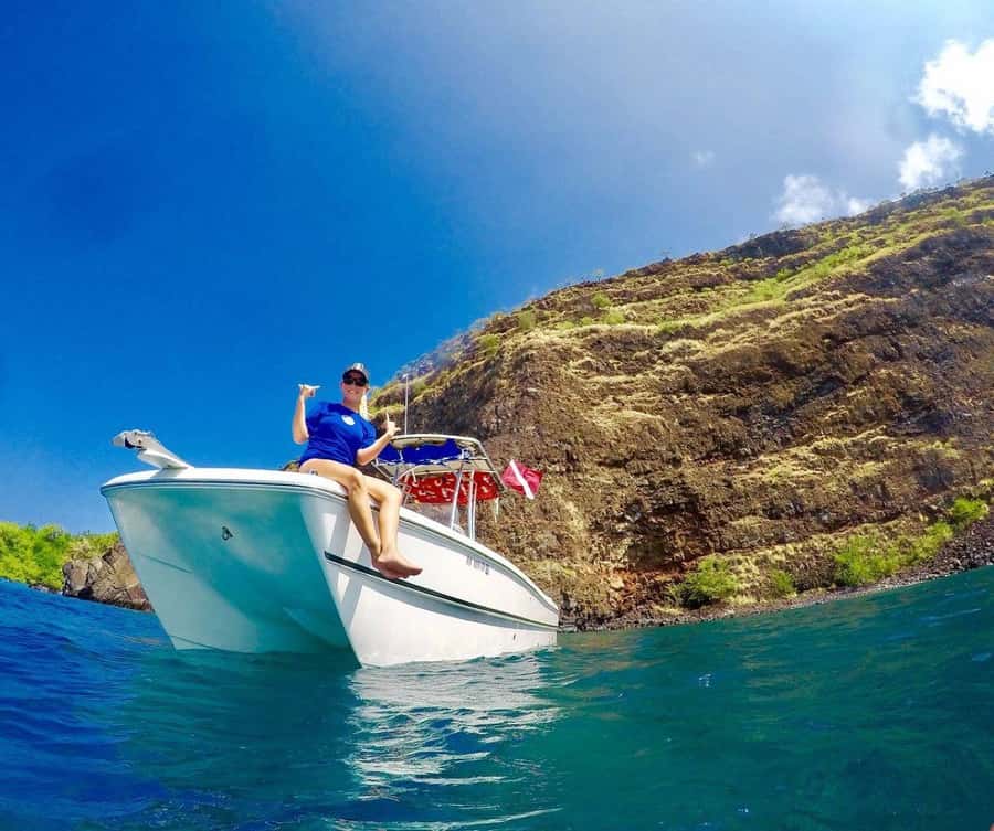 Kailua Kona: Dolphin, Sea Cave and Captain Cook Snorkel Tour - Kealakekua Bay snorkeling: calm water time and great visibility conditions
