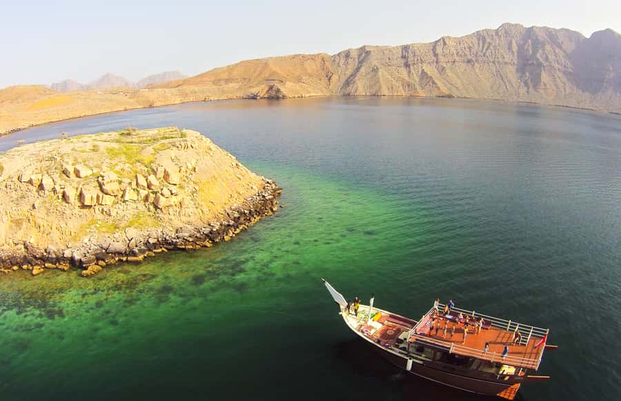 Khasab: Half-Day Dhow Cruise with Dolphin Watching - Dolphin watching in Khasab: what to expect and how to spot them