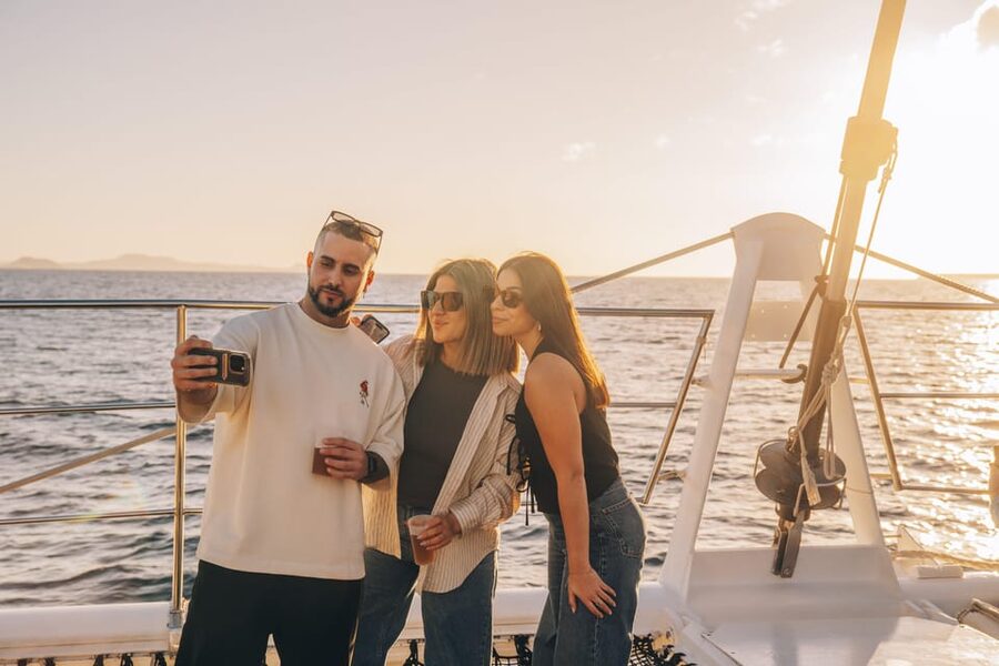 Lanzarote: Dolphin-Watching Sunset Cruise with Transfers - Dolphin-watching the right way: excitement with realistic expectations