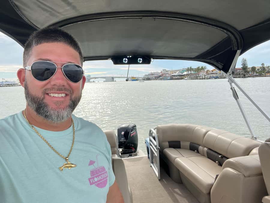 Madeira Beach: 1.5 Hour Dolphin Excursion - The Boat: A 26ft Pontoon That’s Built for Comfort