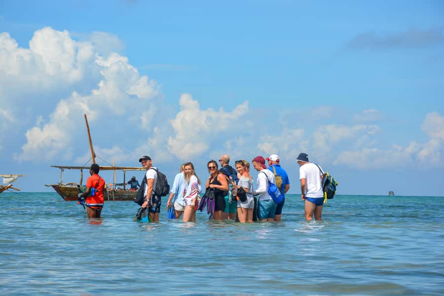 Matemwe: Mnemba Island Dolphin & Snorkeling Boat Trip - The on-board comforts that make the trip feel easy