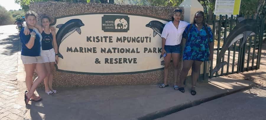 Mombasa: Snorkeling, Dolphin watching, seafood lunch. - Road Trip to Shimoni: the part that sets the tone
