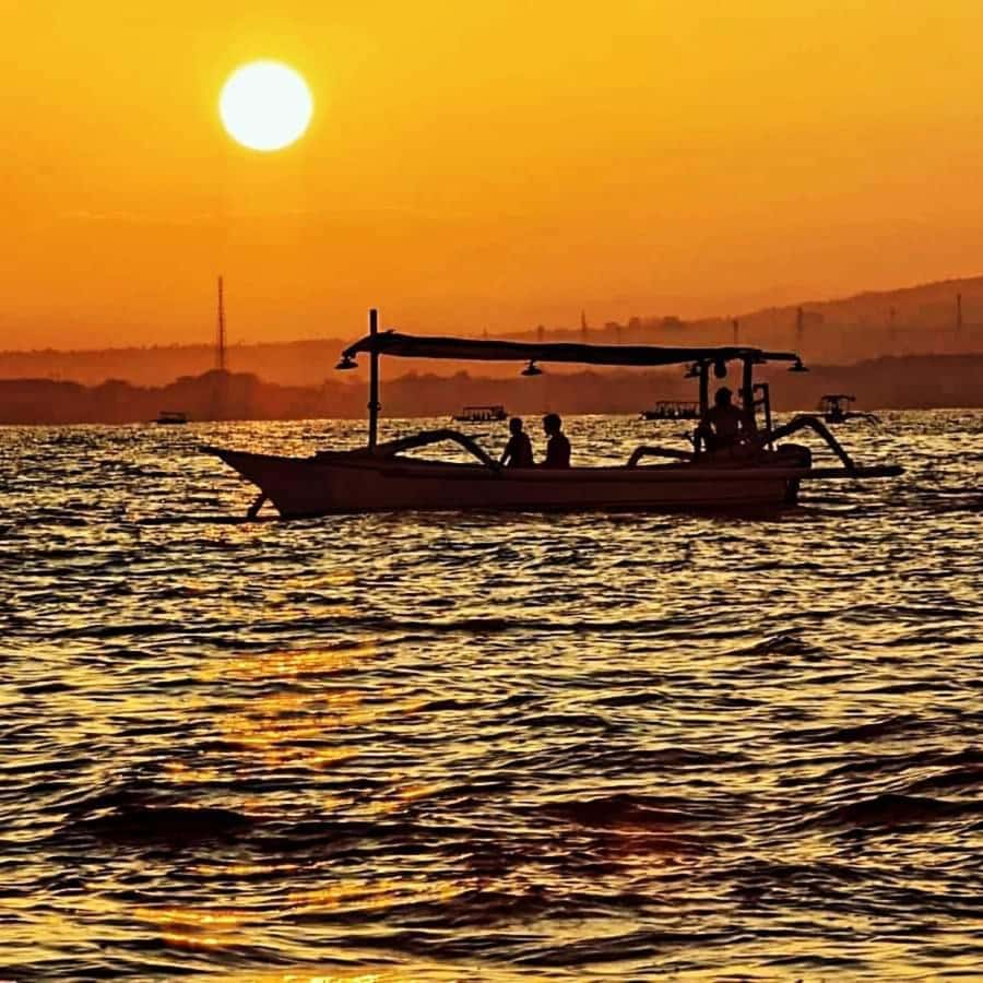 North Bali : Sunrise Dolphin Trip at Lovina Beach - The early pickup and timing: what makes the 8–10 hour day work