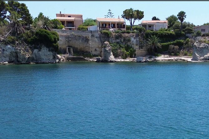 Ortigia-blue cave island tour with dolphin sighting - On-Board Comfort: Swim Stops, Drinks, and the “How Long Is Enough?” Question