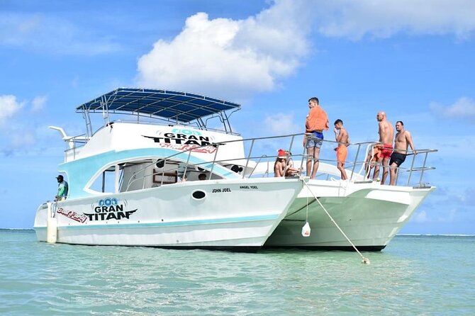 Party Boat /View Dolphins / Snorkling /Free Drinks and Transportation - Snorkeling in the Natural Ocean Pool: Quick, Fun, and Variable