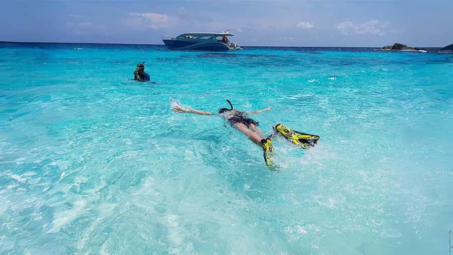 Phuket: Raya Island, Maithon Island, & Dolphin Spotting Tour - Raya Noi and Pirates Beach: sand time plus a viewpoint hike